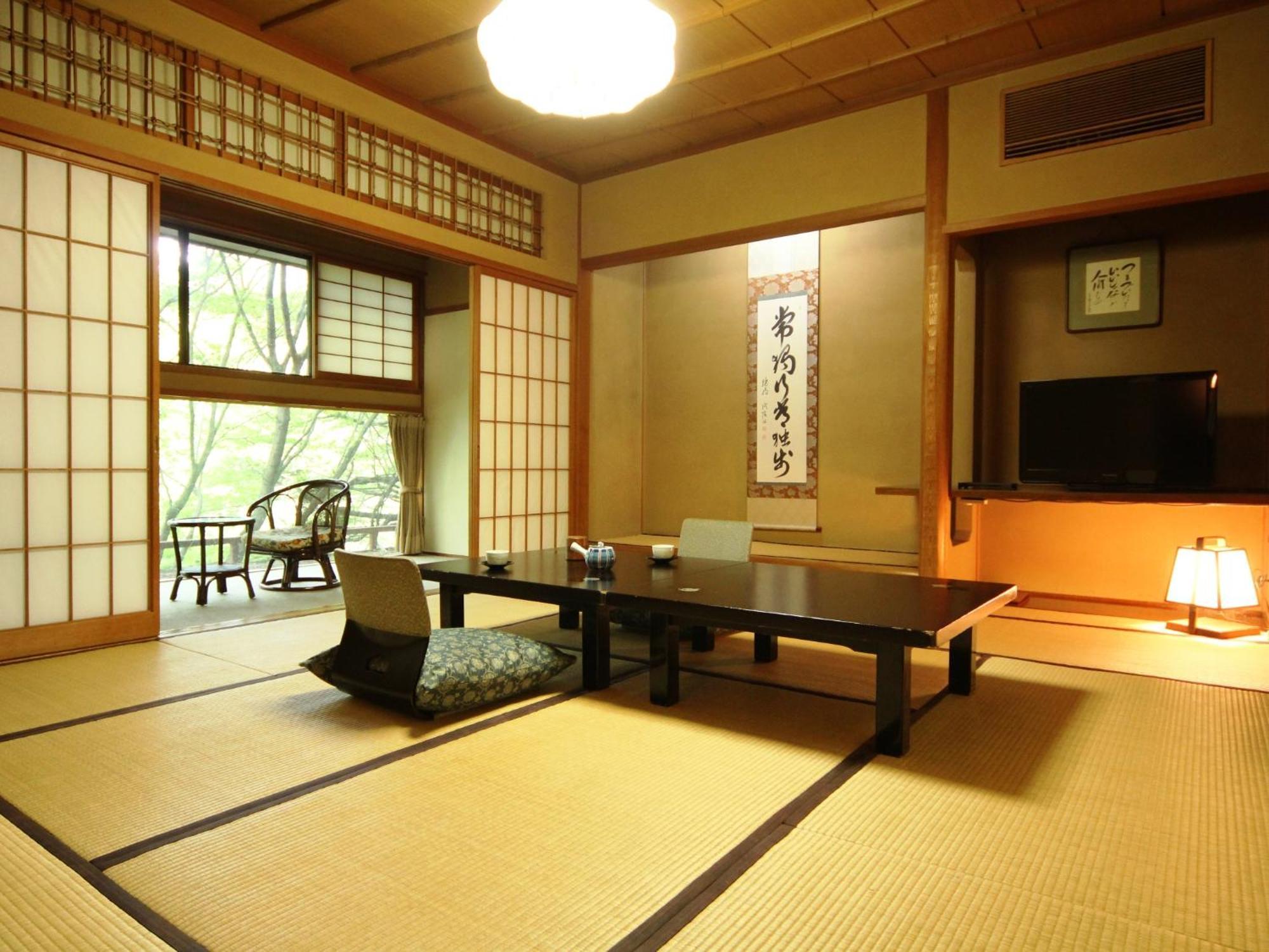 Momoyama Hotel Matsumoto Exterior photo