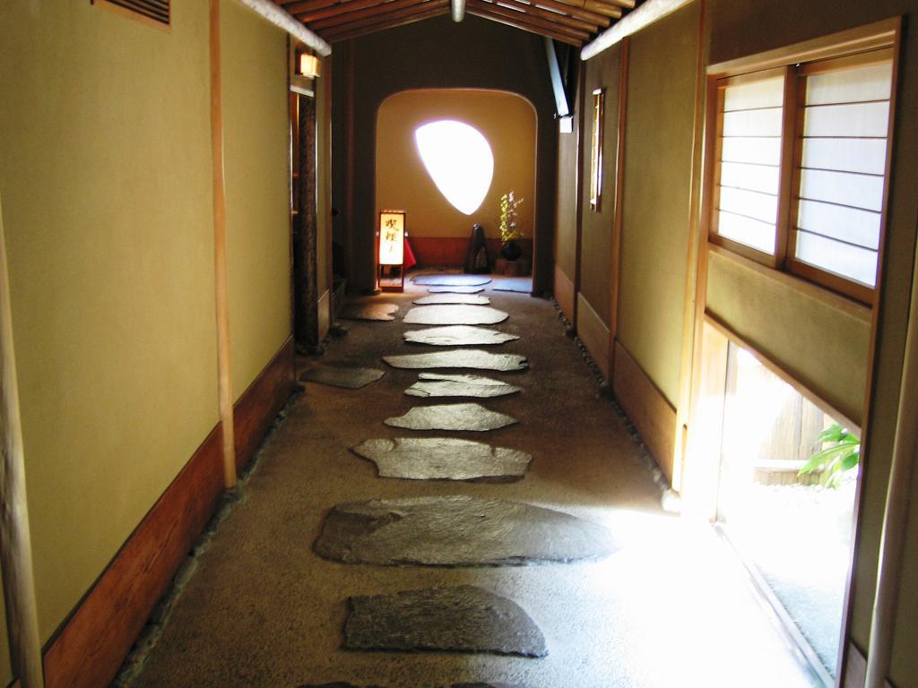 Momoyama Hotel Matsumoto Exterior photo